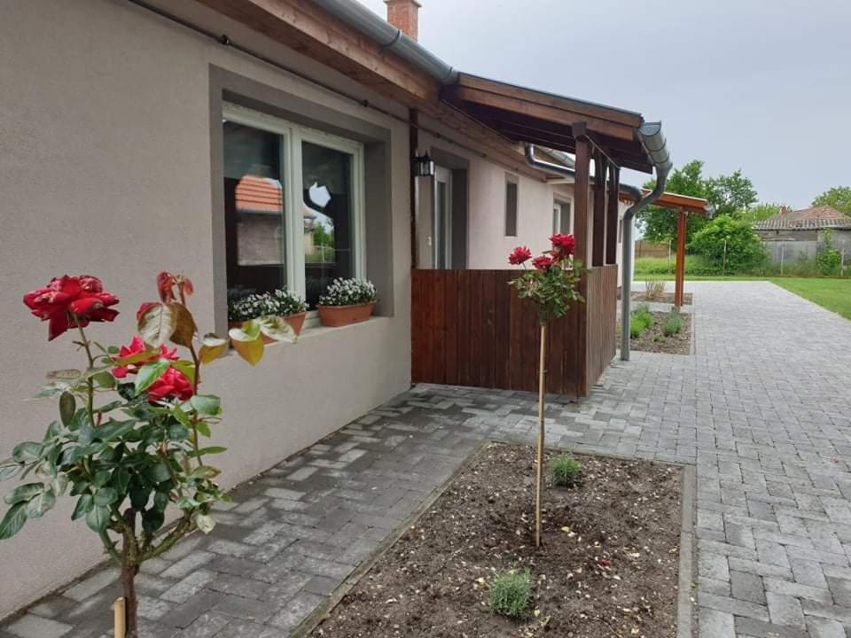 Kajári Apartmanház Balatonfőkajár Kültér fotó